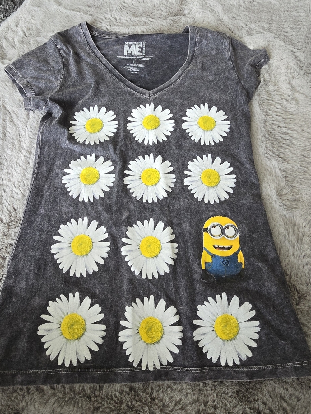 Despicable Me minion-themed t-shirt. Junior Large
